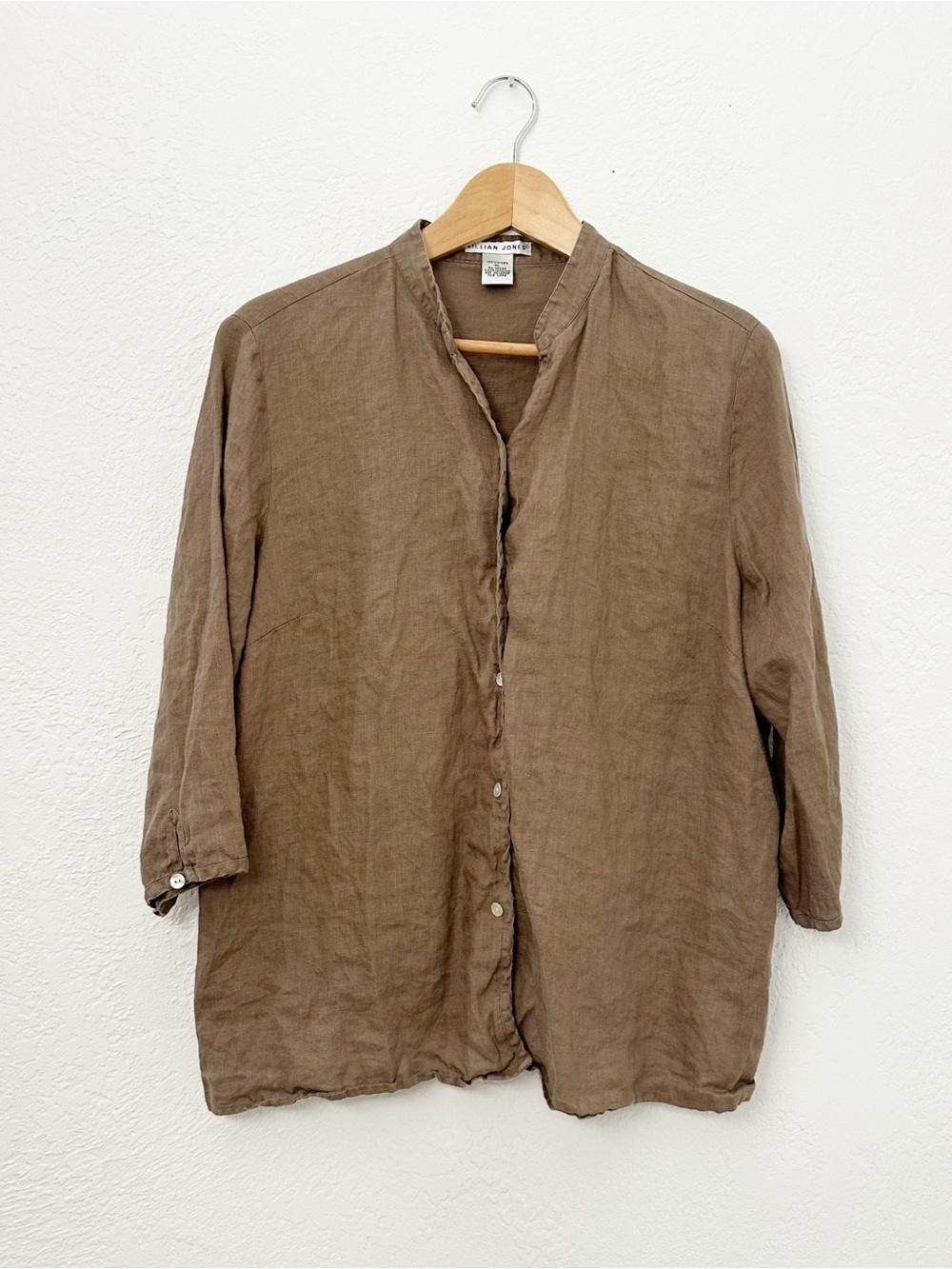 Jillian Jones 100% Linen Button Front Shirt
Brown 3/4 Sleeves